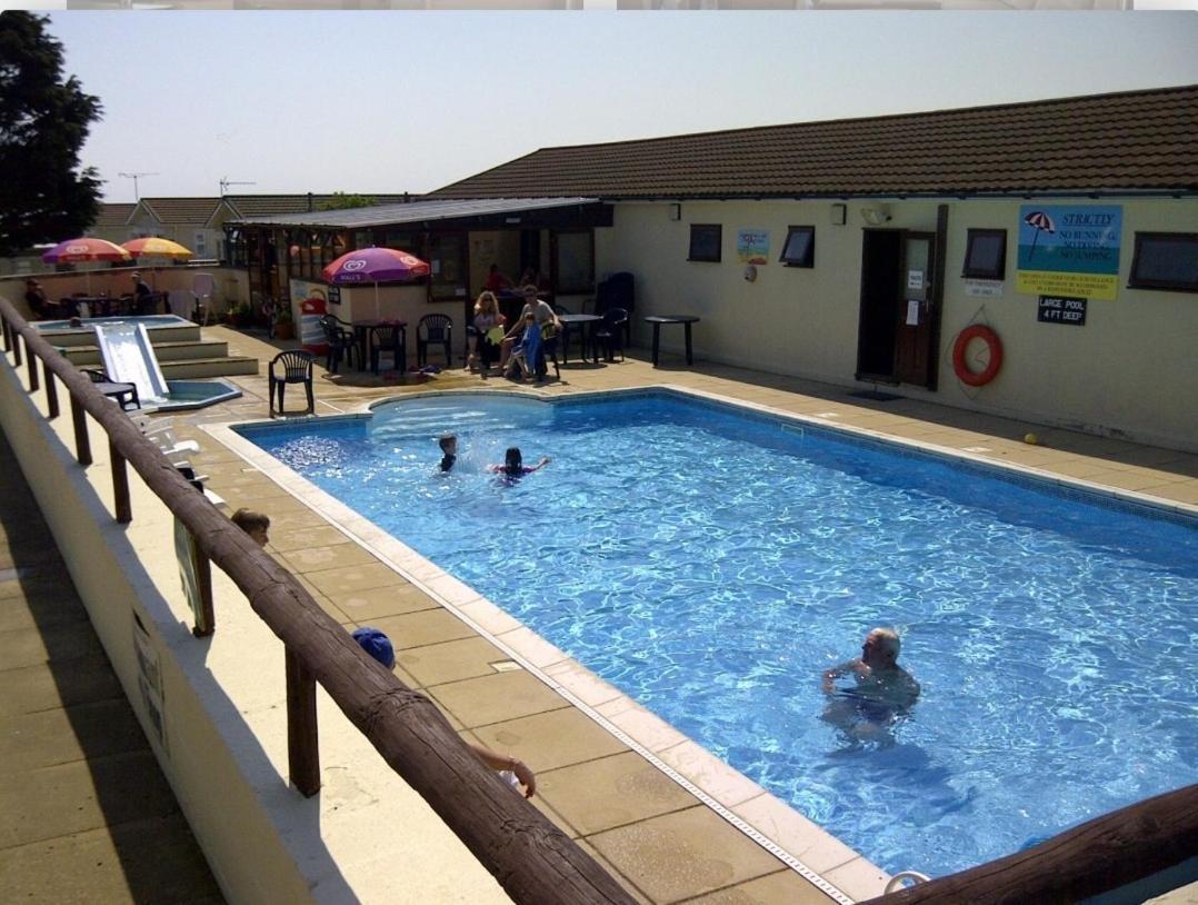 Ocean View 95 Hotel Trimingham Kültér fotó